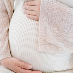 多年前，马斯克力📼排众议完成对👨‍👨‍👧‍👦于太阳能公🌌🇸🇮